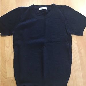 NWOT/LIKE NEW Zara Textured Short Sleeve Knit Sweater in Navy Blue, sz. M
